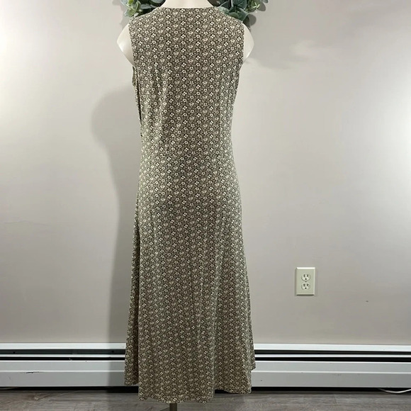 The Territory Ahead Sleeveless Floral Dress 4 - Picture 6 of 15